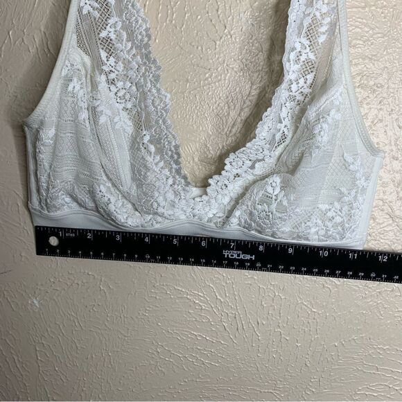 Wacoal embrace lace covertible plunge soft cup wireless bra delicious white - Picture 9 of 12
